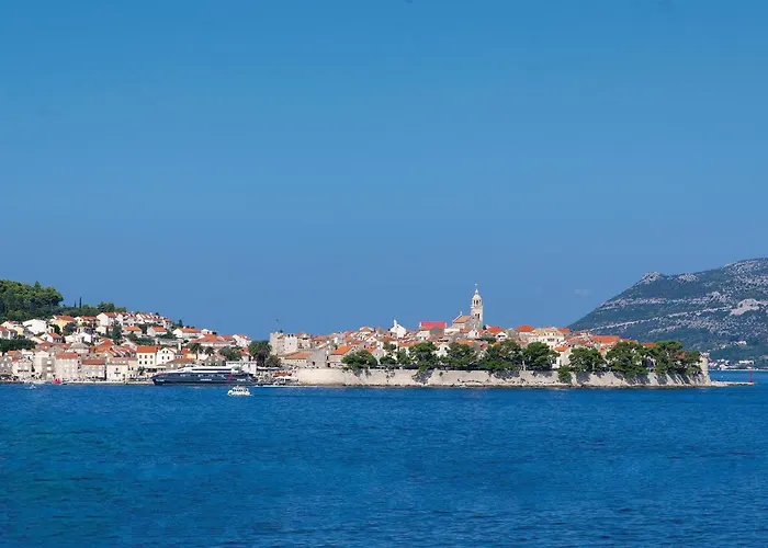 - 05 Апартаменты